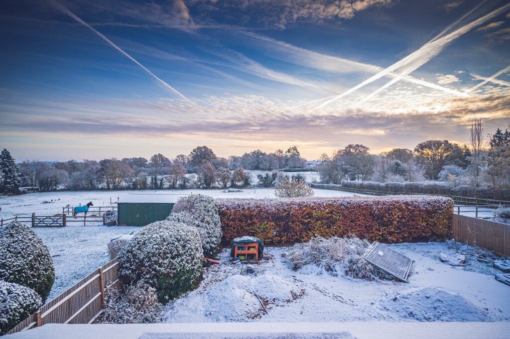 Waking up to a beautiful Monday Snow Day ❄️ ⛄️ 🌞

#newbury #berkshire #snow #uksnow #sunrise #sky #winterscene #home #garden #landscapephotography #winter #wintersnow #nikon #20mm #primelens #photographylovers