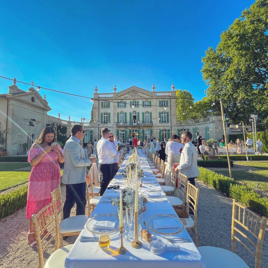 A few quick iPhone 📱 snaps from Nick & Lisas wedding at the Chateau de Tourreau 👰‍♂️ 🤵‍♂️ 🌞 🍾 🍻

#chateaudetourreau #chateauwedding #weddingparty #weddingvenue #iphonephotos #portraits #poolparty #latenights #summerwedding