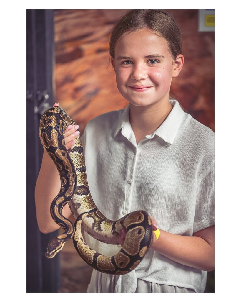 Thea at the butterfly world theme park 🐍 🦋

#wildflife #farm #farmpark #snake #python #animals #nature #conservation #butterflyworld #butterflyworldswindon #swindon #nikonz105mm