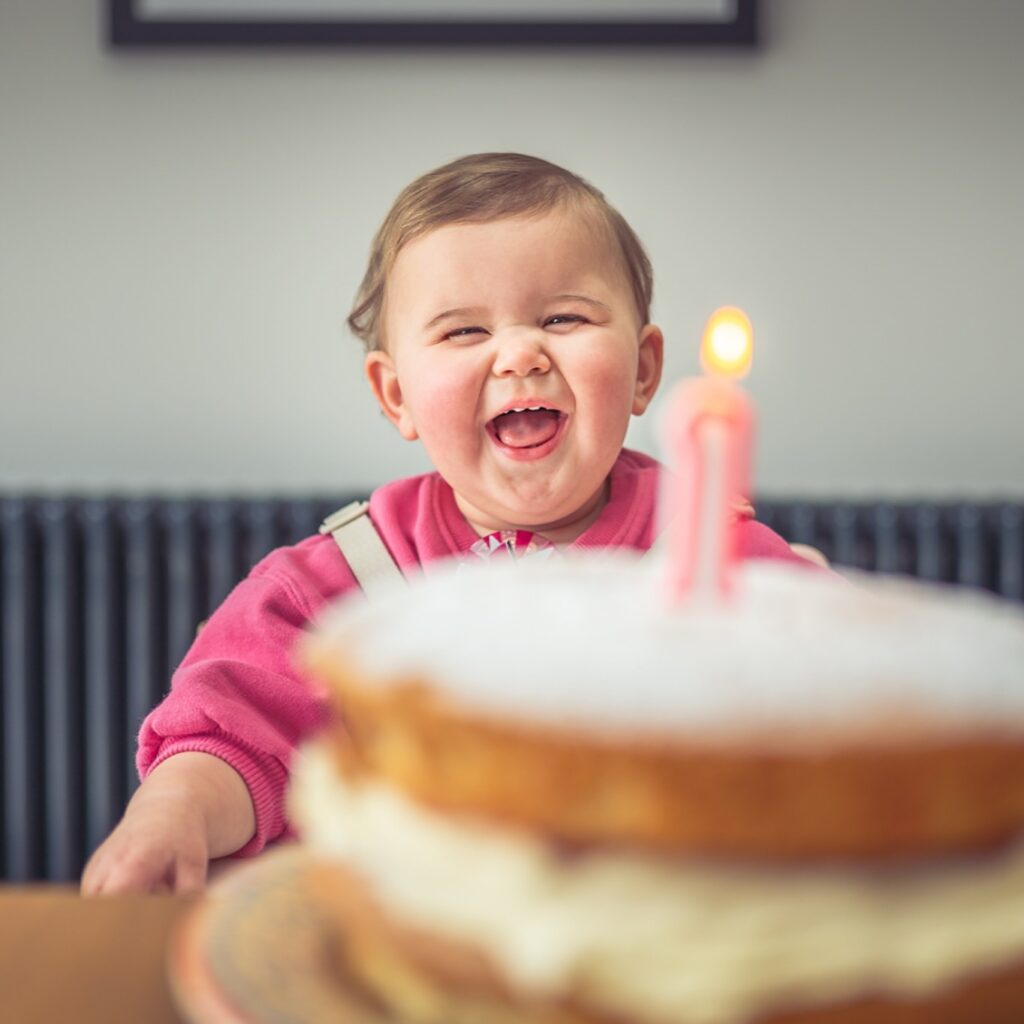 Joses 1 year birthday day yesterday. What an amazing daughter and little sister to Thea. Only 1 and a great sense of humour already 🎂 ⭐️ 🍼 🤩

#birthday #family #portrait #birthdaycake #cake #portraits #happybirthday #sister #smile #laughing #excited #nikon #nikonuk #nikonz8 #nikon40mm #newbury #berkshire #photographer