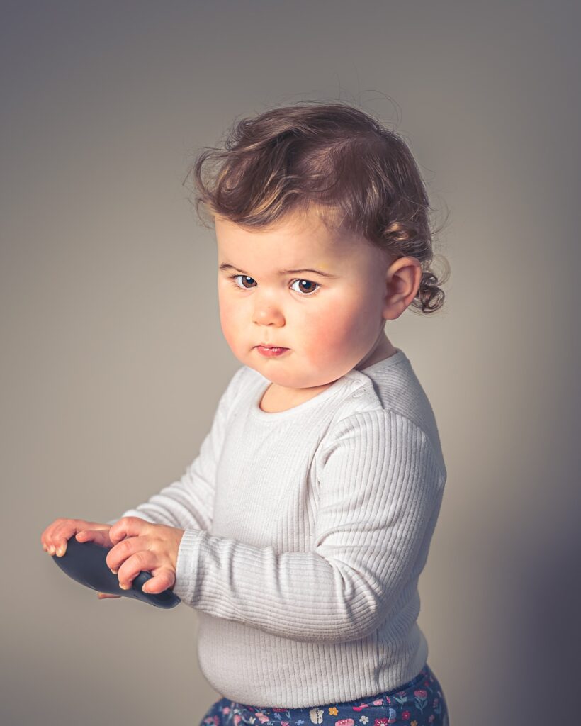 Jose and her obsession with stealing the @skytv remote lol 😂 📺 

#determination #lookout #thelook #skytv #portrait #portraitphotography #portraitpage #portraitmood #candidportrait #candid #nikon #nikonuk #nikon105mm #nikonz8 #newbury #berkshire