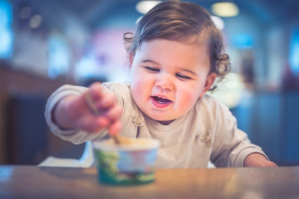 Jose and her first taste of fresh Cornwall icecream at @callestickfarm 🍦🍨🥤🧁

#callestick #callestickfarm #icecream #icecreamlover #cornwall #cornwallfood #cornwallicecream #portrait #candidportrait #candidphotography #foodphotography #nikonuk #nikonz5018s #nikonz8