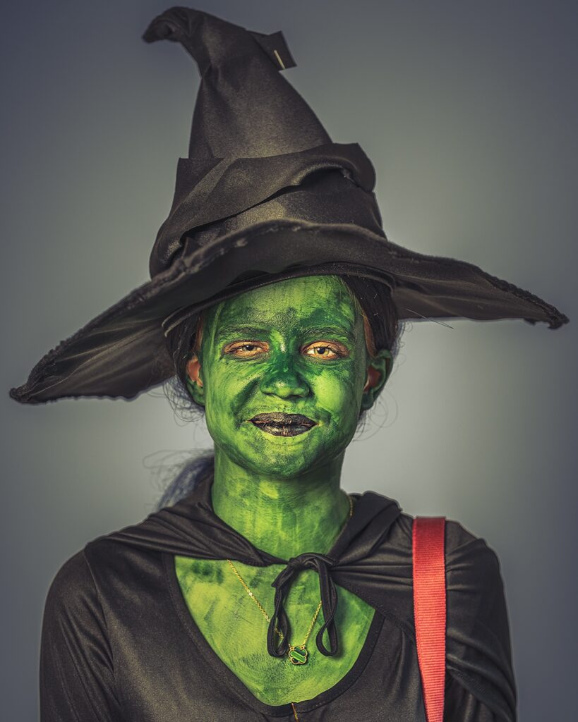 Thea definitely enjoyed dressing up as Elphaba for her Schools World Book Day today 😂 🧙 🧪

#worldbookday #worldbook #elphaba #elphaba #fancydress #fancydressmakeup #makeup #witch #witchesofinsta #portrait #nikonz105macro #nikonuk #nikonz8