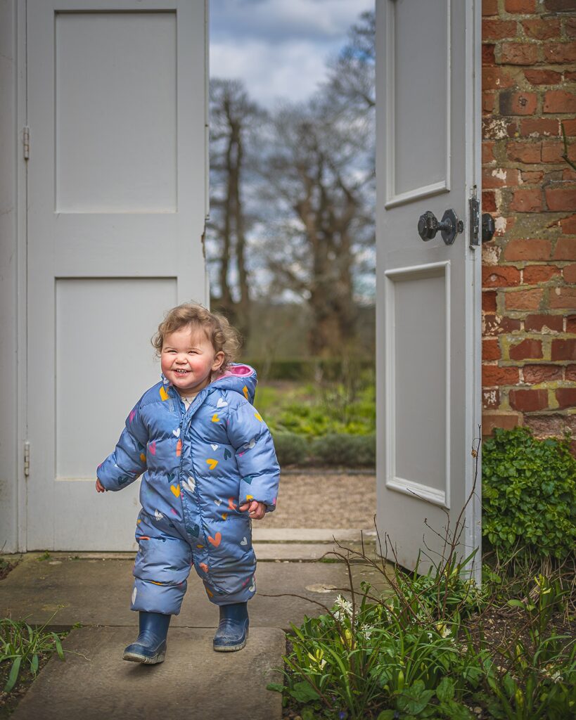 @nationaltrust family visit to Basildon Park with Joh &amp; Zac for lunch &amp; some games of hide and seek 🌳 🌞

#nationaltrust #basildonpark #basildonparknationaltrust #estate #gardens #portrait #candidportrait #gardenwalk #countryside #exploring #nature #happy #nikonz8 #nikonz40mmf2 #nikonuk #newbury #berkshire #photographer